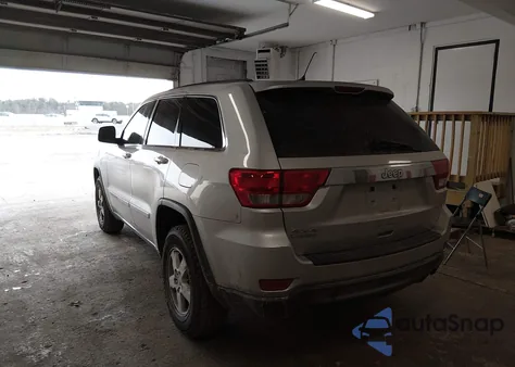 2013 Jeep Grand Cherokee Laredo z USA, uszkodzony, nr VIN 1C4RJFAG1DC620332